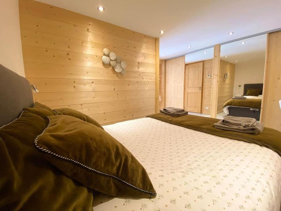 Androsace Appartement Dans Chalet Bois Avec Jacuzzi Privatif Terrasse Et Vue Montagne Les Villards-sur-Thones Luaran gambar